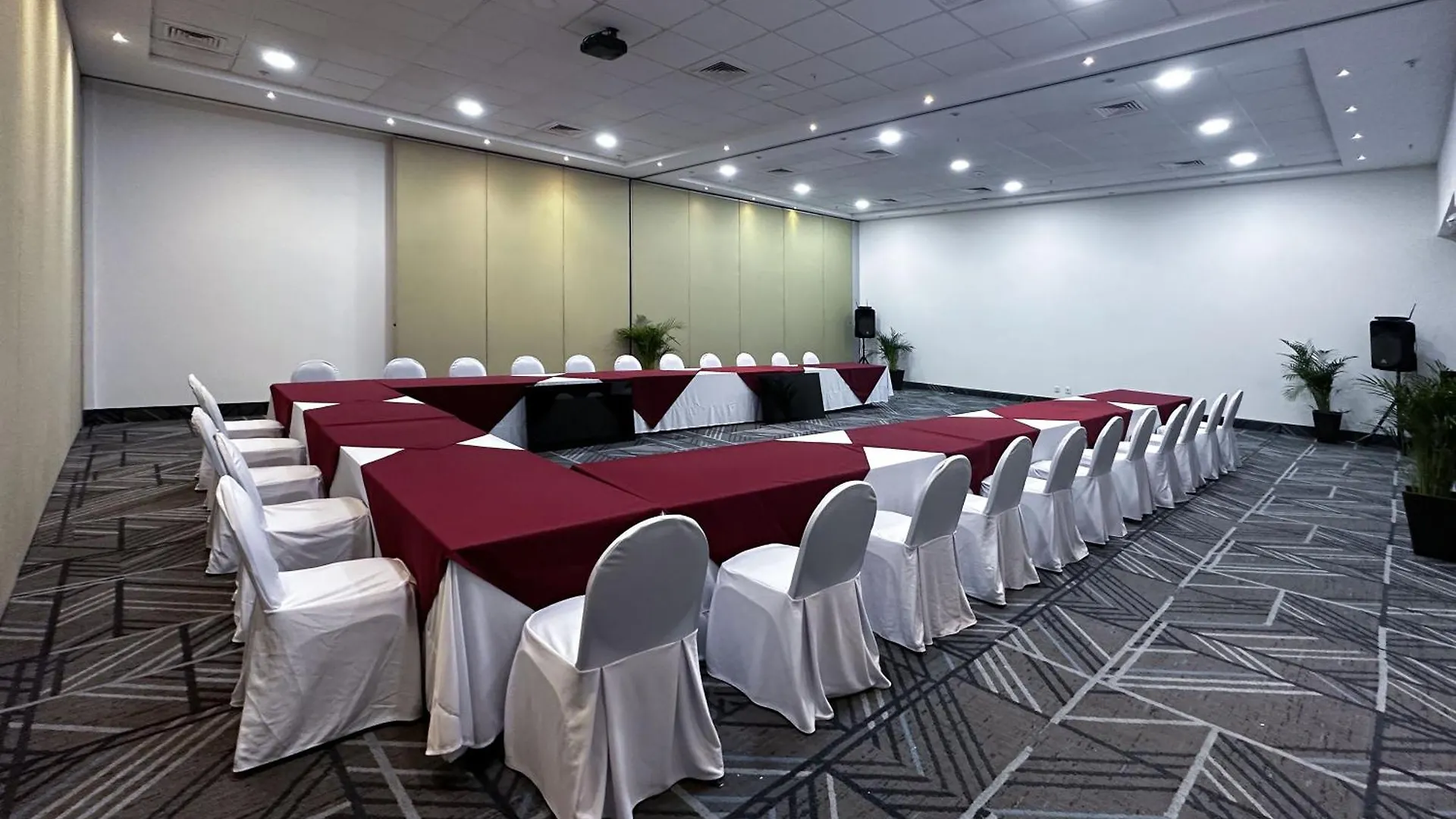 Holiday Inn Express Mérida, an IHG Hotel