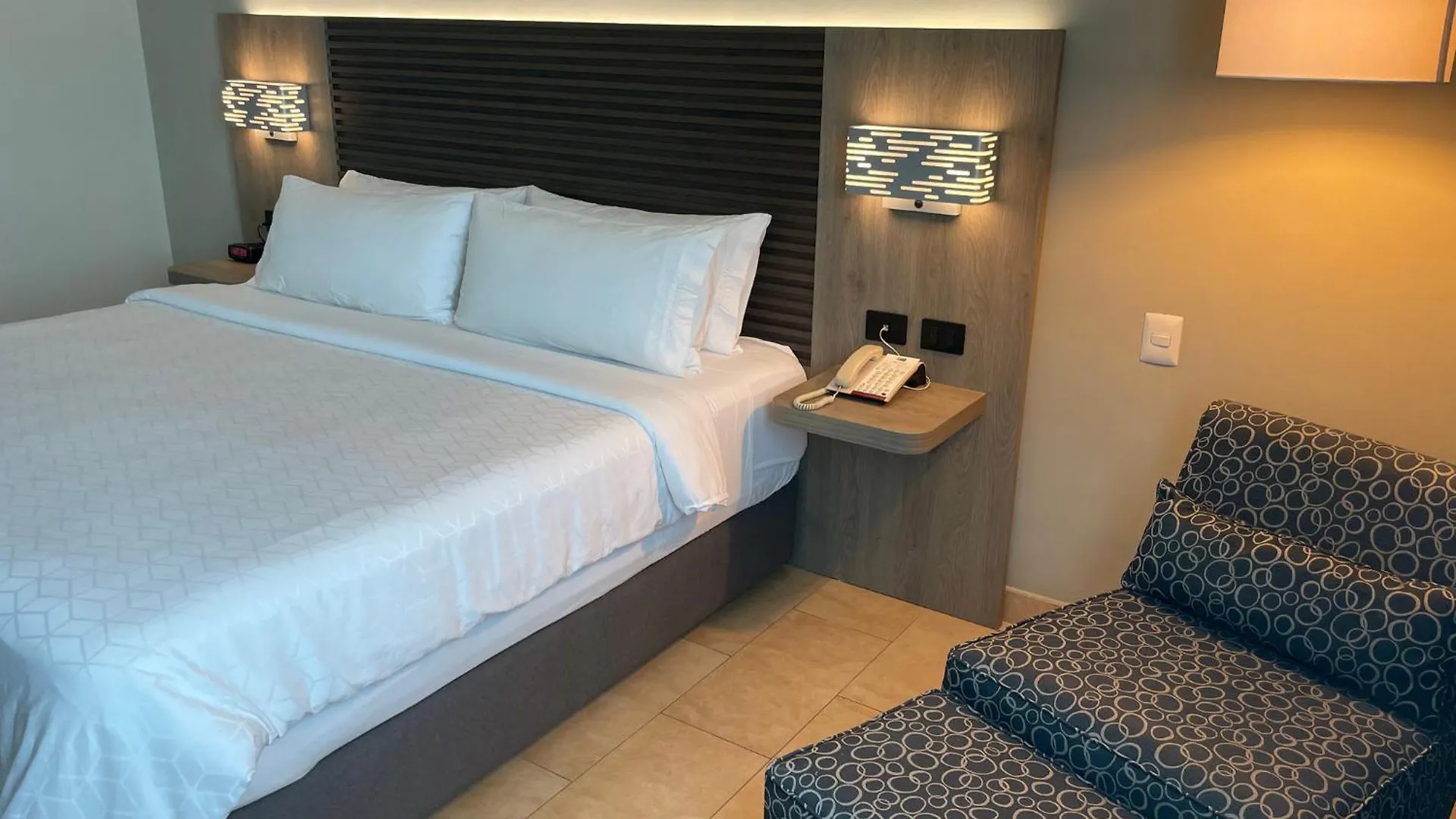 Holiday Inn Express Mérida, an IHG Hotel