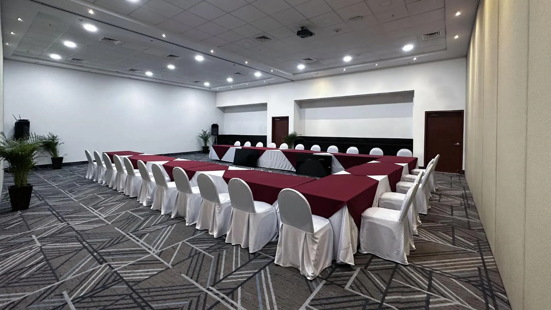 Holiday Inn Express Merida By Ihg Hotel